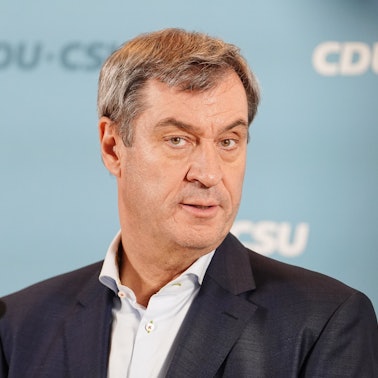 Markus Söder, CSU-Parteivorsitzender und Ministerpräsident von Bayern, spricht vor der konstituierenden Sitzung der neuen Unionsfraktion im Bundestag bei einem Statement.