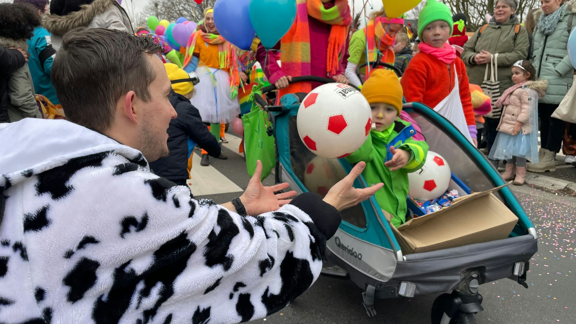 Der Leichlinger Blütensamstagszug 2025