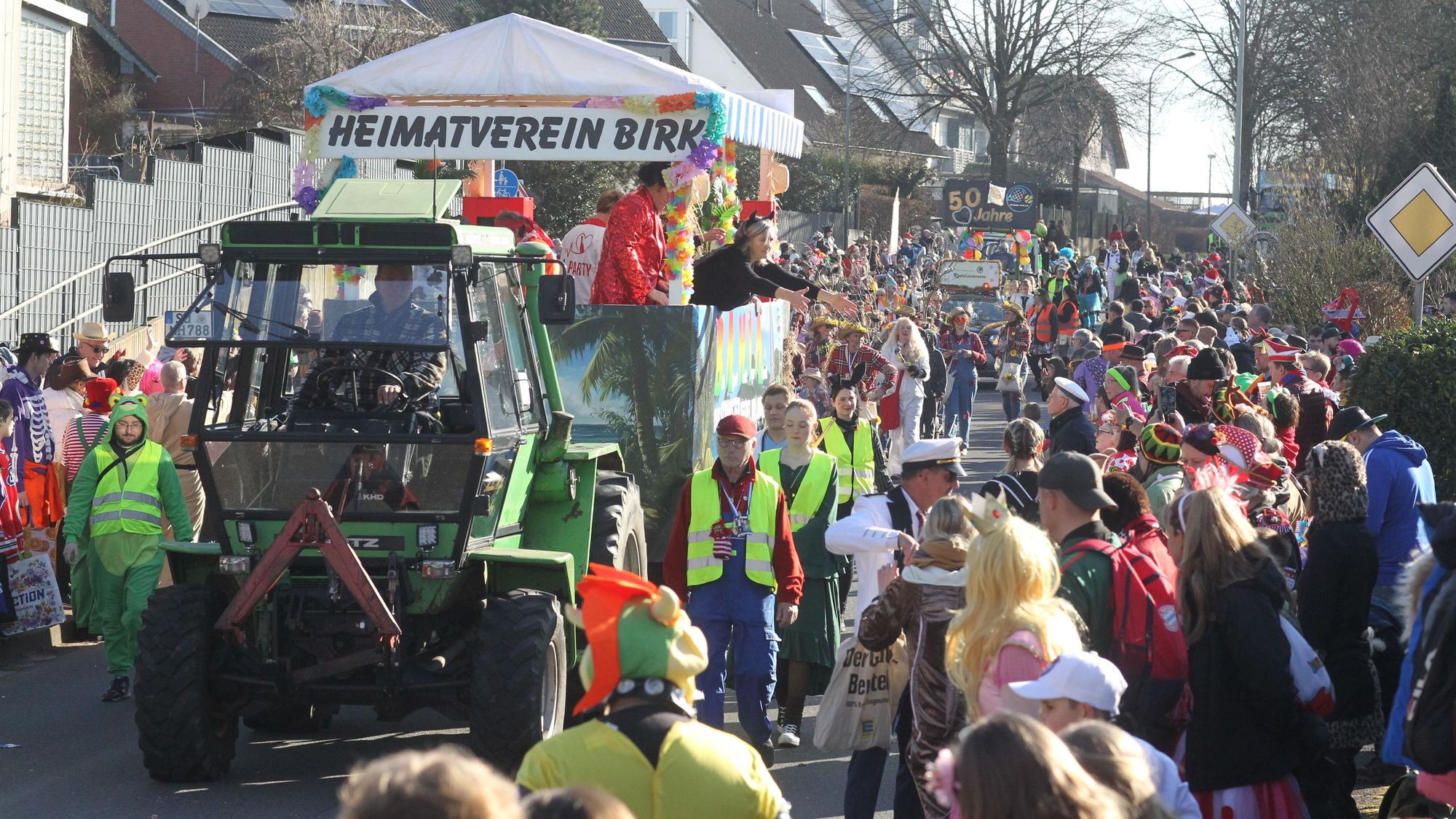 Der Ortsring Birk organisiert den Karnevalszug im Lohmarer Ortsteile. GEMA-Gebühren werden ihnen dafür auch künftig nicht erlassen.