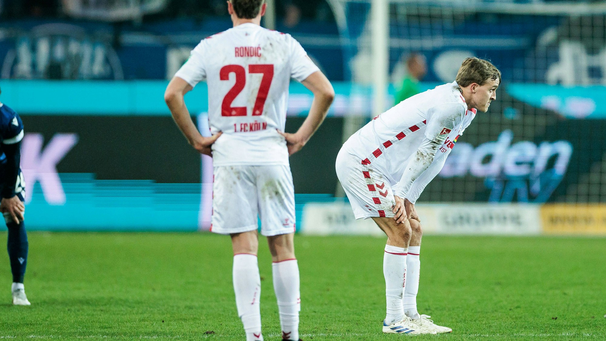 Imad Rondic und Kapitän Timo Hübers sind nach dem 0:1 in Karlsruhe frustriert.