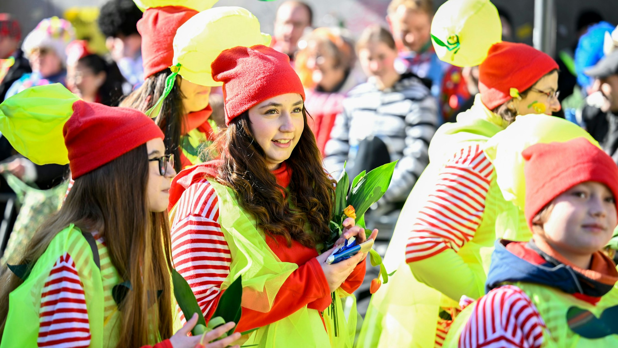 02.03.2025, Köln: Die Schull- un Veedelszöch ziehen durch die Severinstraße. Foto: Uwe Weiser