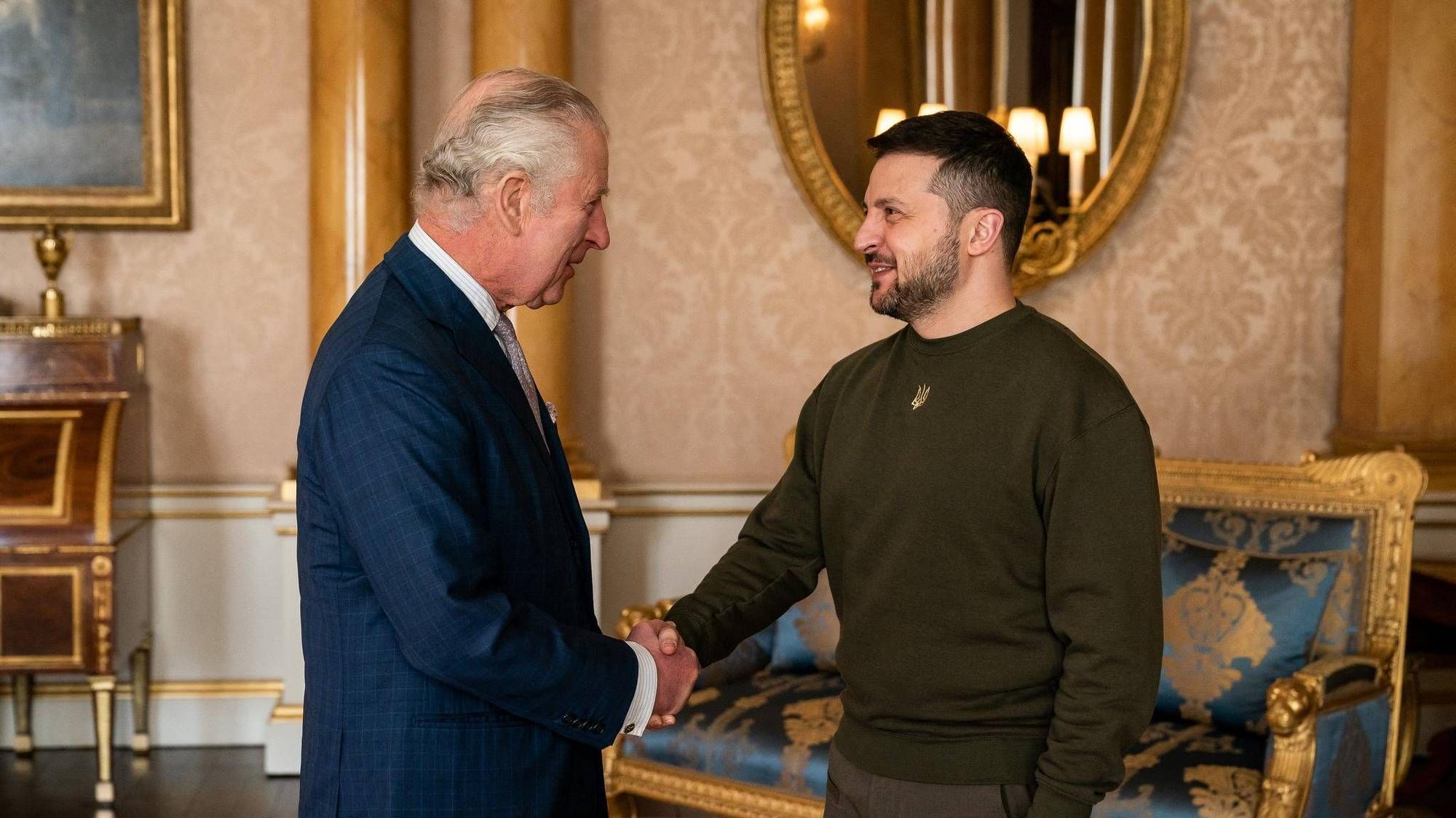König Charles und Wolodymyr Selenskyj bei einem Empfang im Buckingham Palace im Februar 2023.