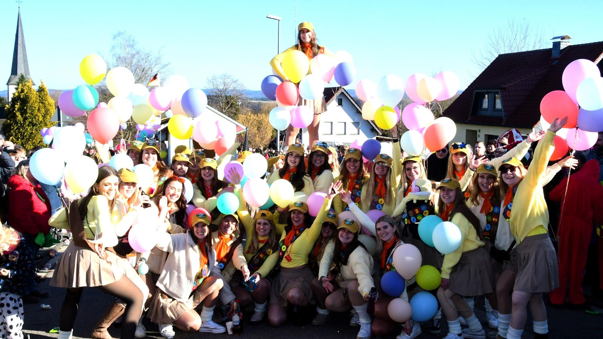 Die größte Truppe hatte zahlreiche Luftballons dabei.