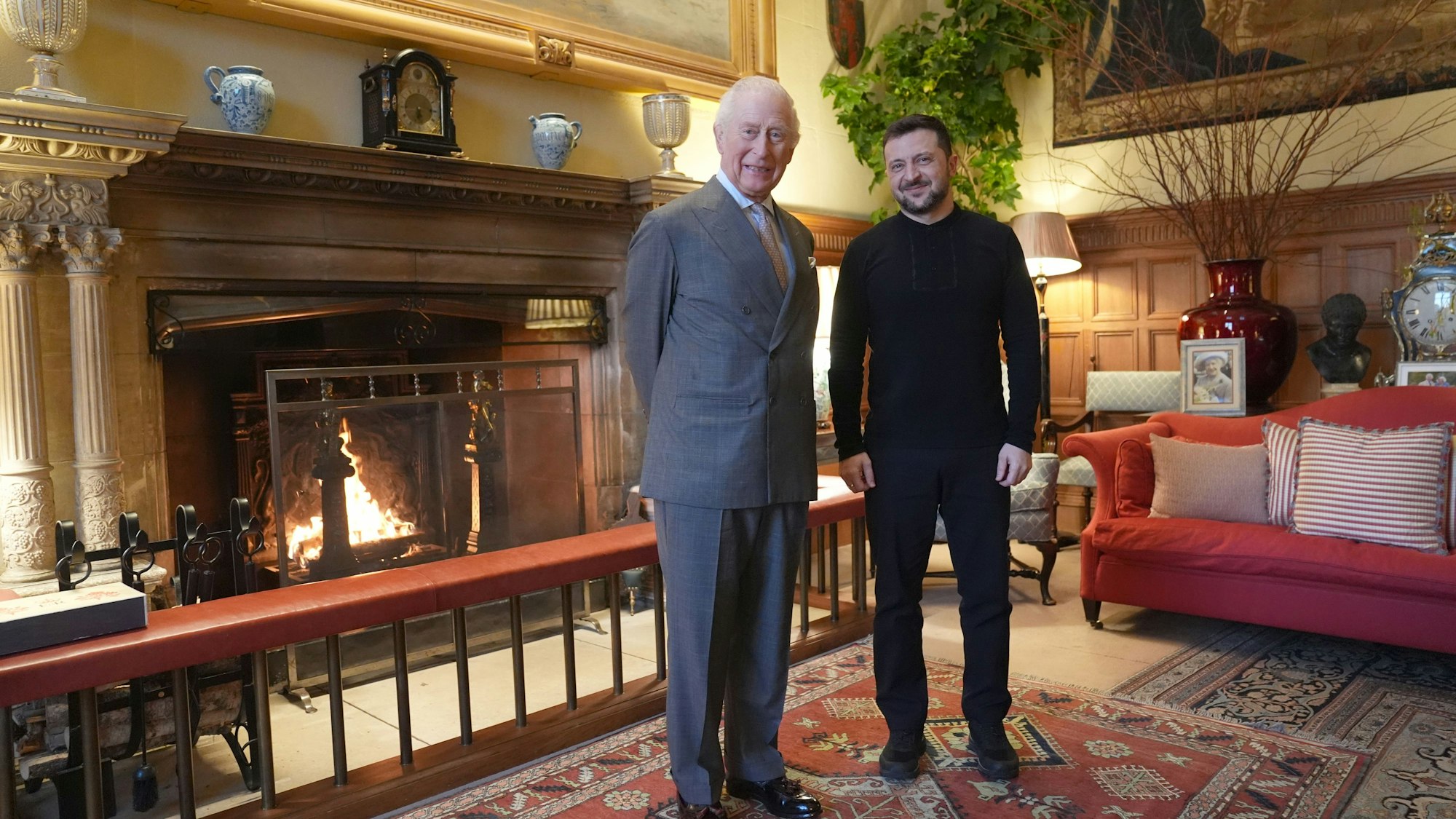 König Charles III. empfängt den ukrainischen Präsidenten Wolodymyr Selenskyj auf dem Landsitz Sandringham in Norfolk.