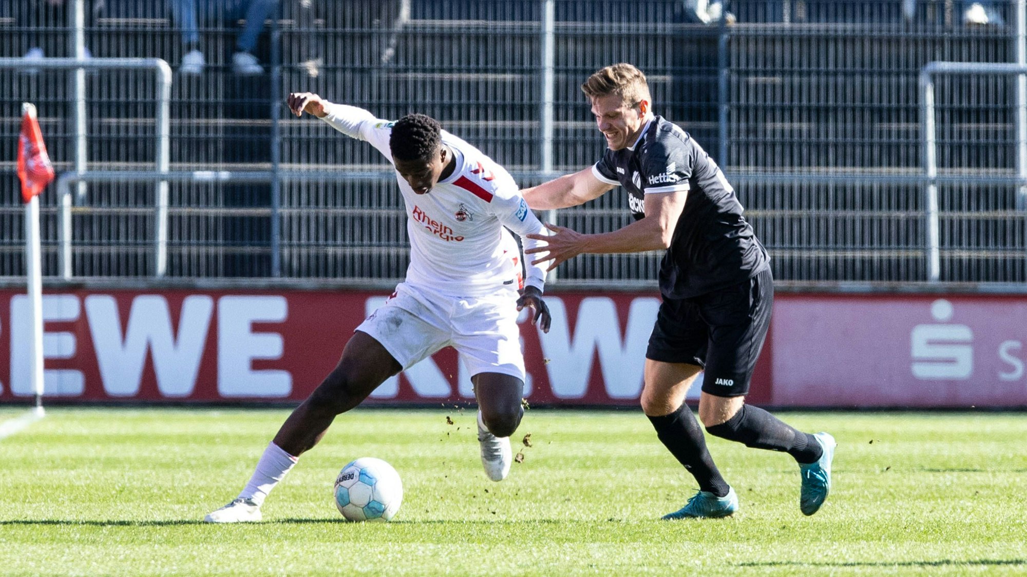 Regionalliga West: 1.FC Köln U21, U 21 - SV Rödinghausen 02.03.2025 Mansour Ouro-Tagba 1.FC Köln U21, 19 Regionalliga West: 1.FC Köln U21 - SV Rödinghausen Geißbockheim, Franz-Kremer-Stadion, Köln 02.03.2025 *** Regionalliga West 1 FC Köln U21 SV Rödinghausen 02 03 2025 Mansour Ouro Tagba 1 FC Köln U21, 19 Regionalliga West 1 FC Köln U21 SV Rödinghausen Geißbockheim, Franz Kremer Stadion, Cologne 02 03 2025 Copyright: xBEAUTIFULxSPORTS/Buriakovx