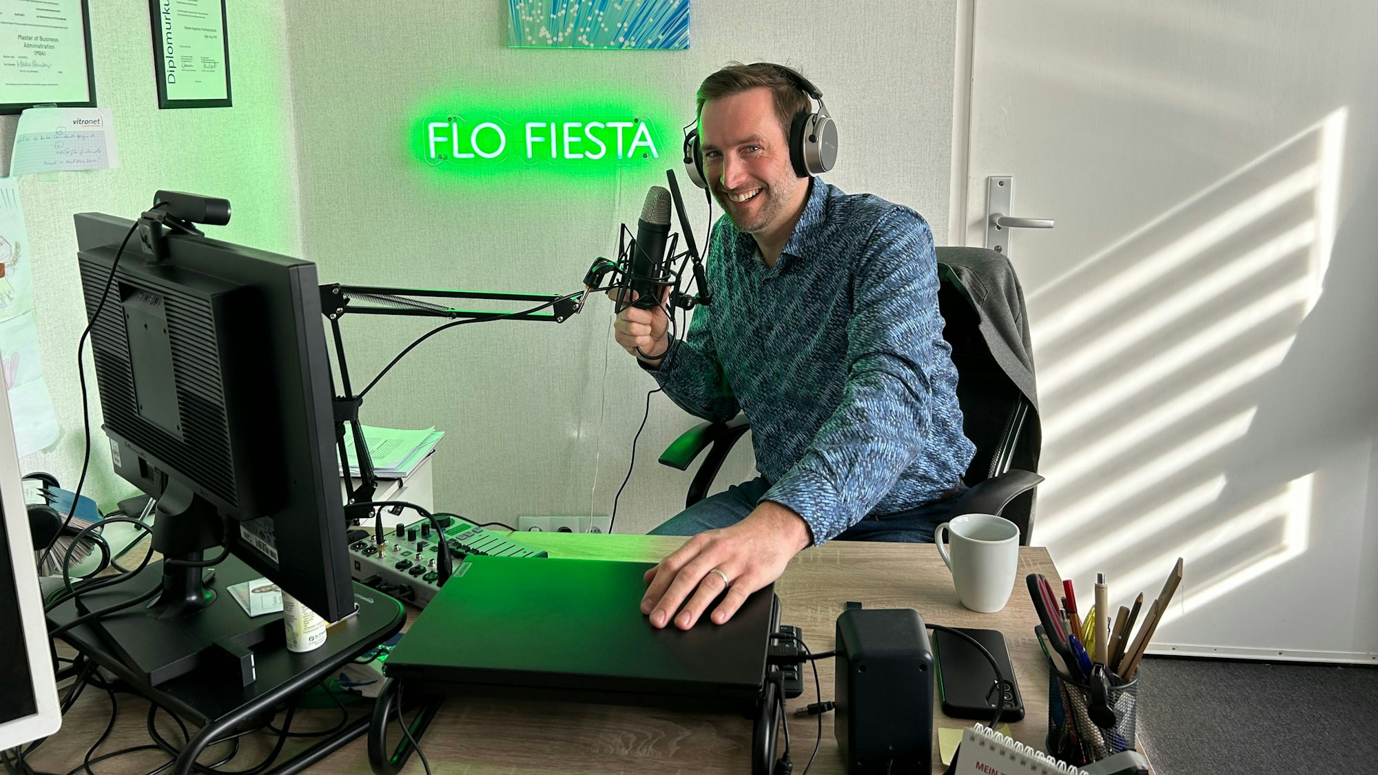 Ein Mann im Büro