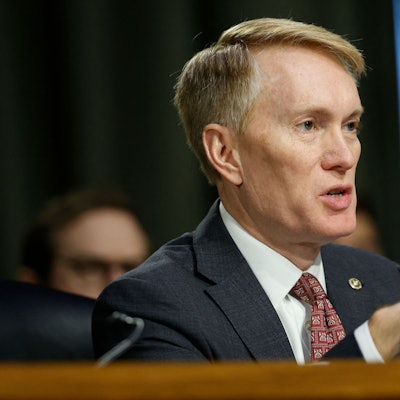 Der republikanische Senator James Lankford geht auf Konfrontation zu Donald Trump und kritisiert Wladimir Putin hart (Archivbild).