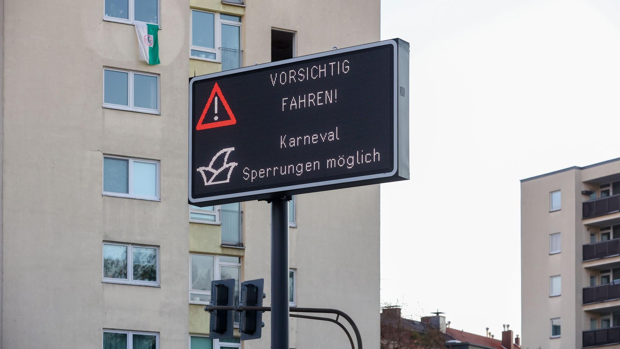 Schild mit Hinweis auf Absperrungen
Blaubach