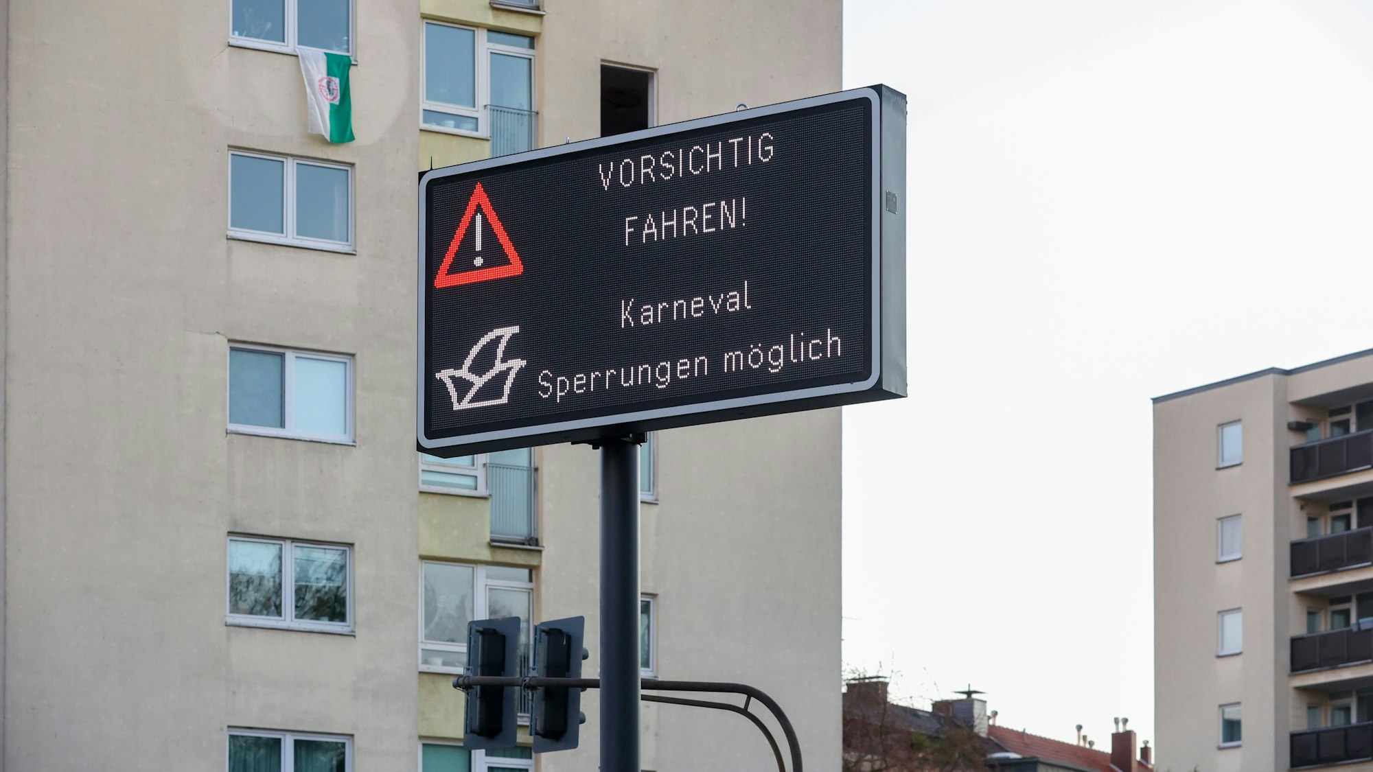 Schild mit Hinweis auf Absperrungen
Blaubach