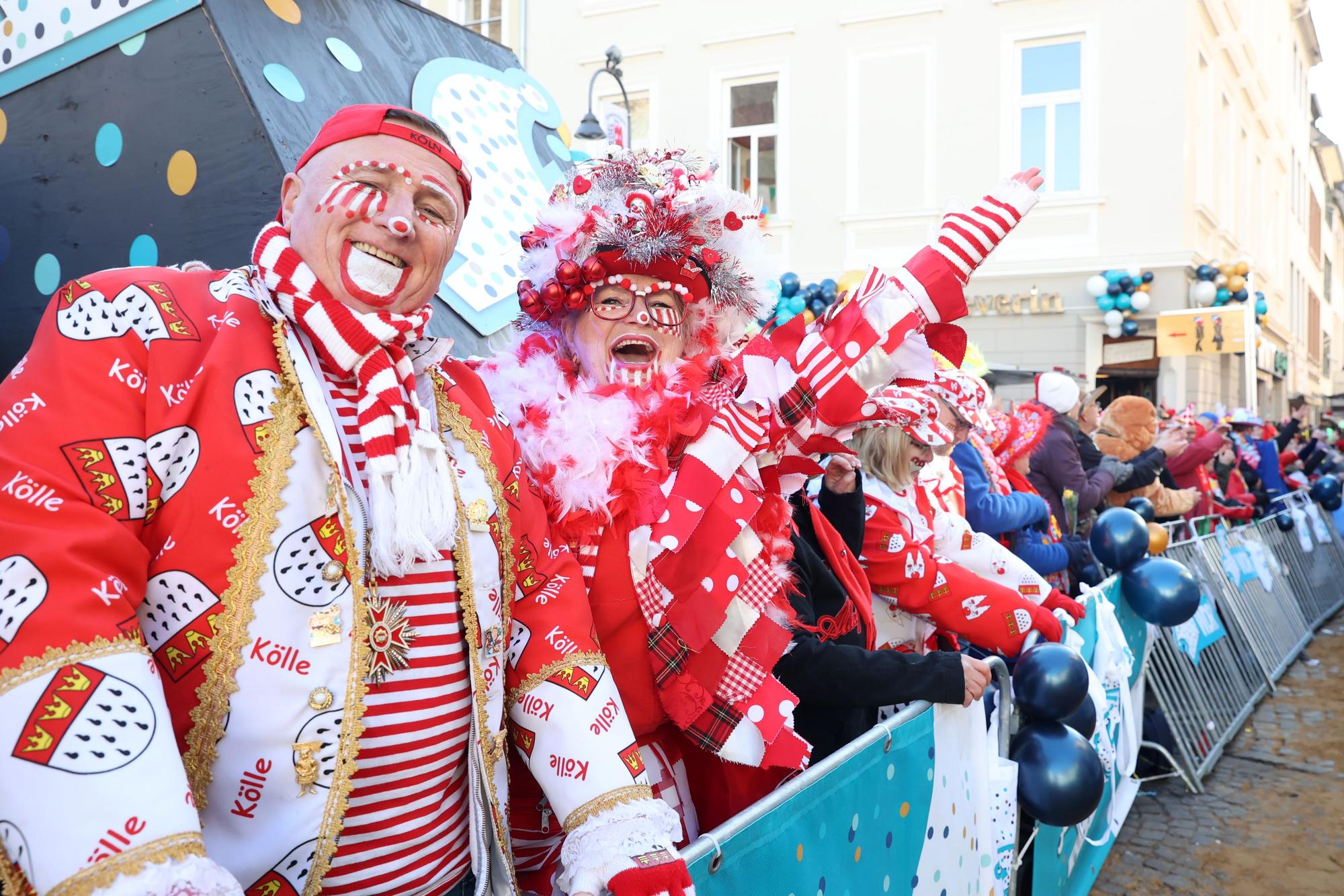 Szenerien am Zugrand: Gaby und Heinz
