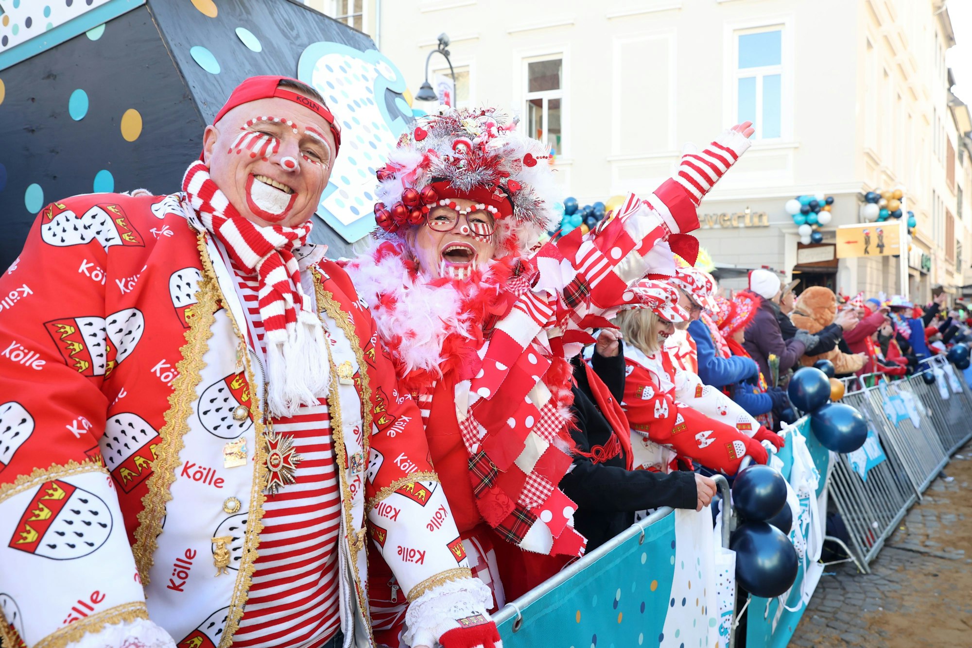 Szenerien am Zugrand: Gaby und Heinz