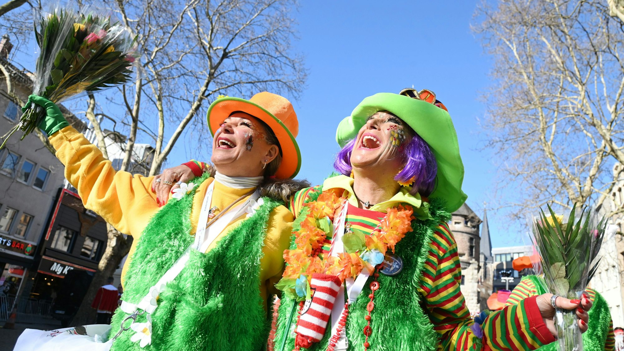 Frauen mit Strüßjer