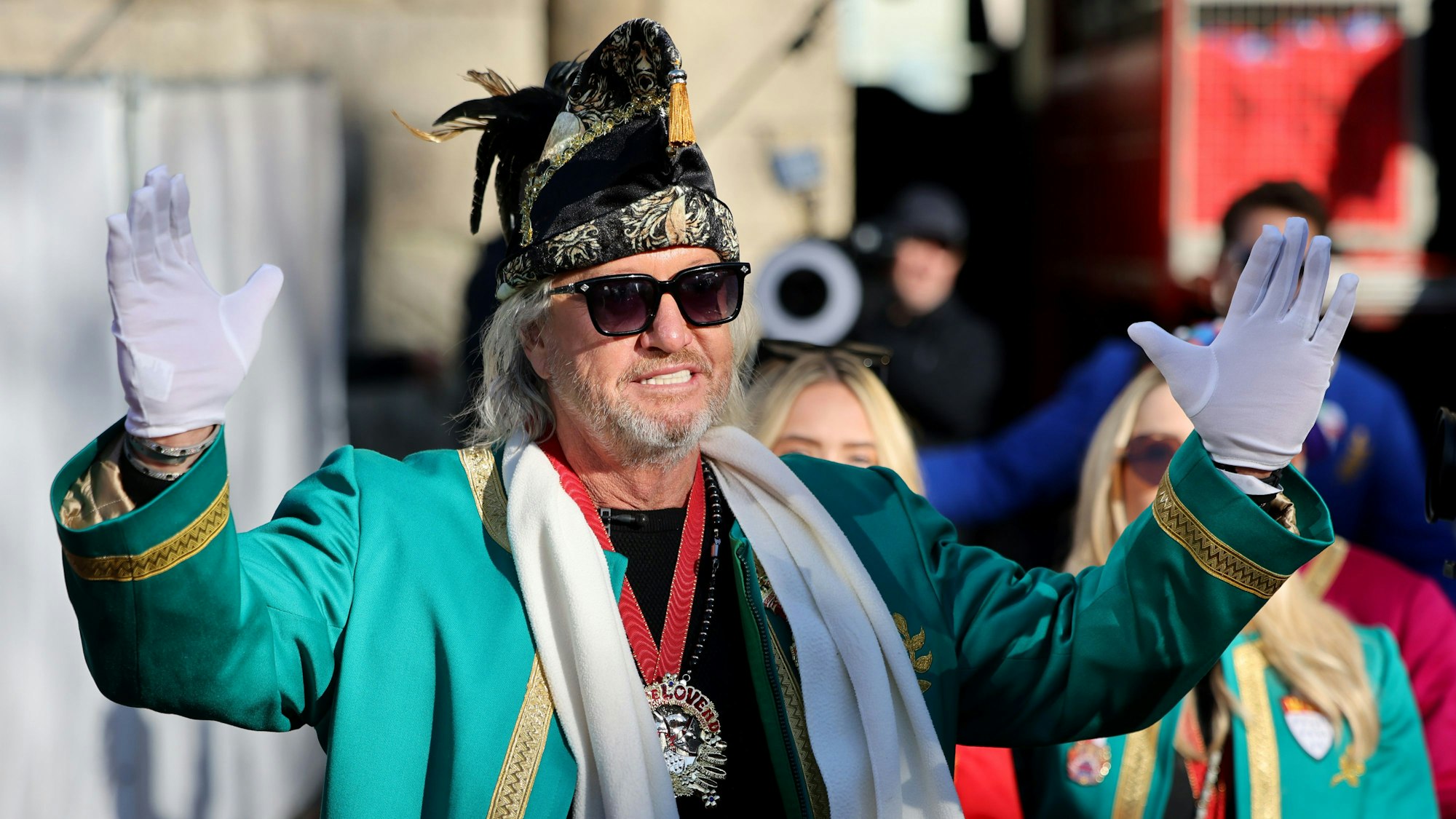 Reality-TV-Star Robert Geiss kommt kostümiert zum Zug.