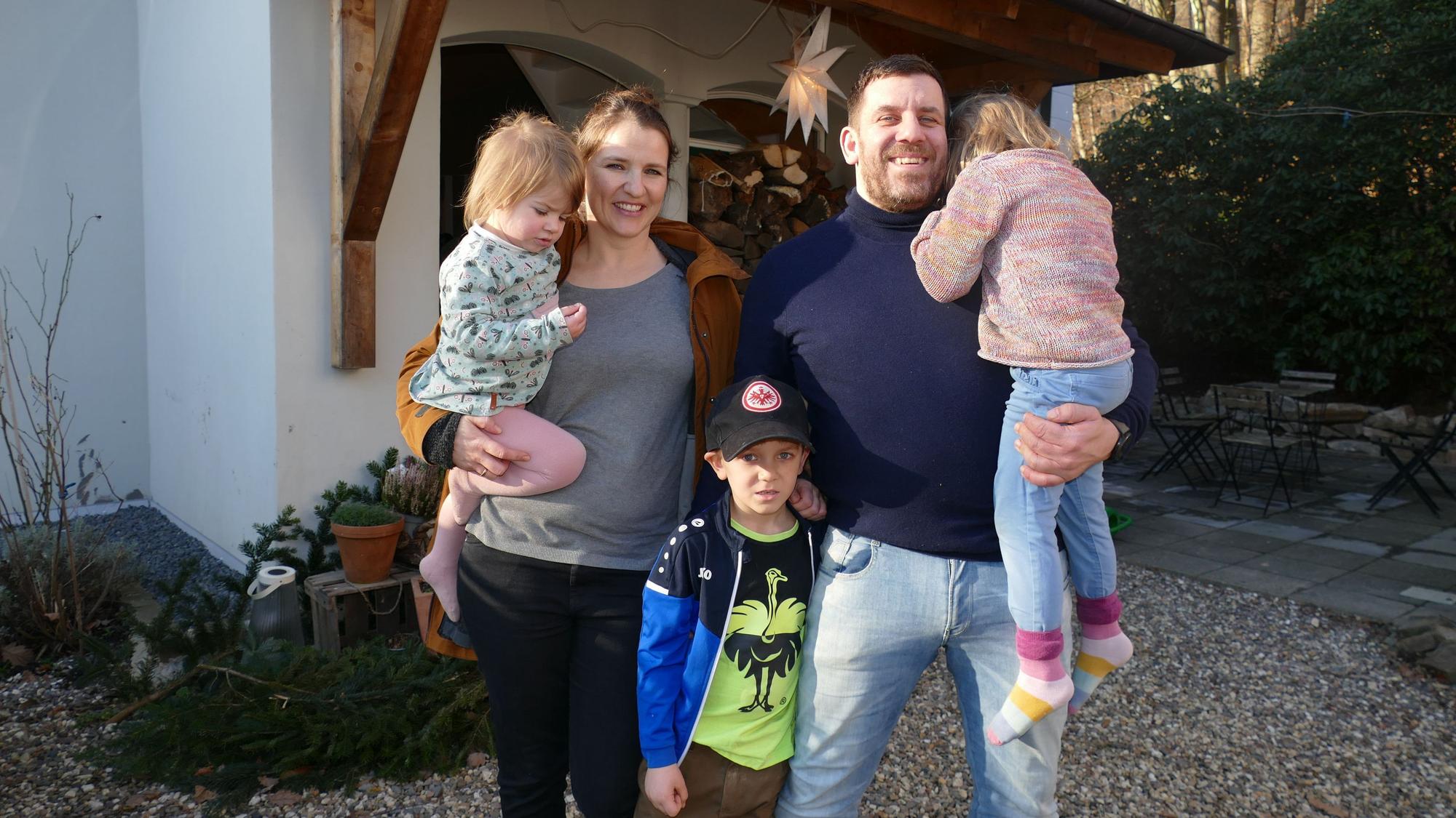 In Altwindeck leben Tobias und Alexandra Prellwitz mit ihren drei Kindern Jasper, Josefine und Marlene.