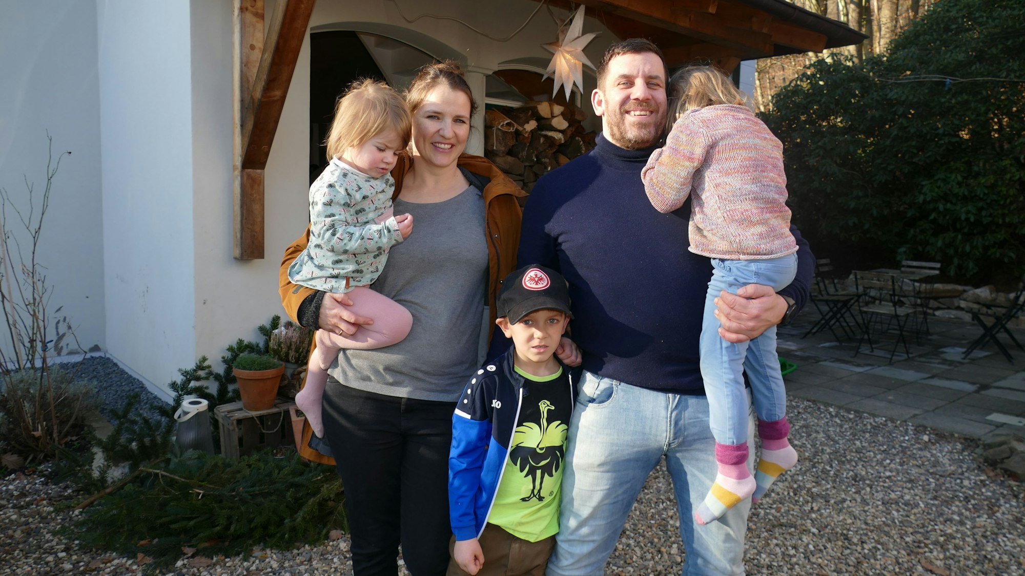 In Altwindeck leben Tobias und Alexandra Prellwitz mit ihren drei Kindern Jasper, Josefine und Marlene.