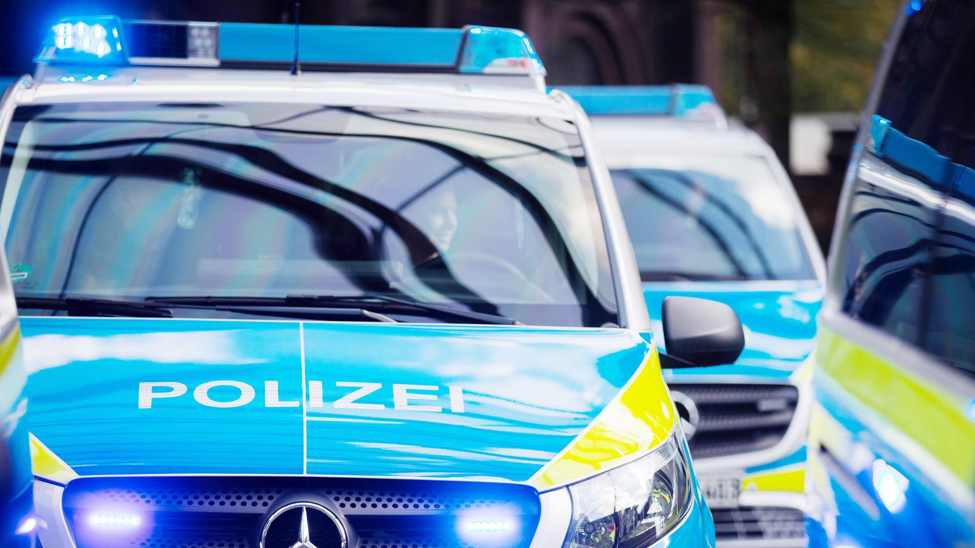Ein Streifenwagen der Polizei in Duisburg.