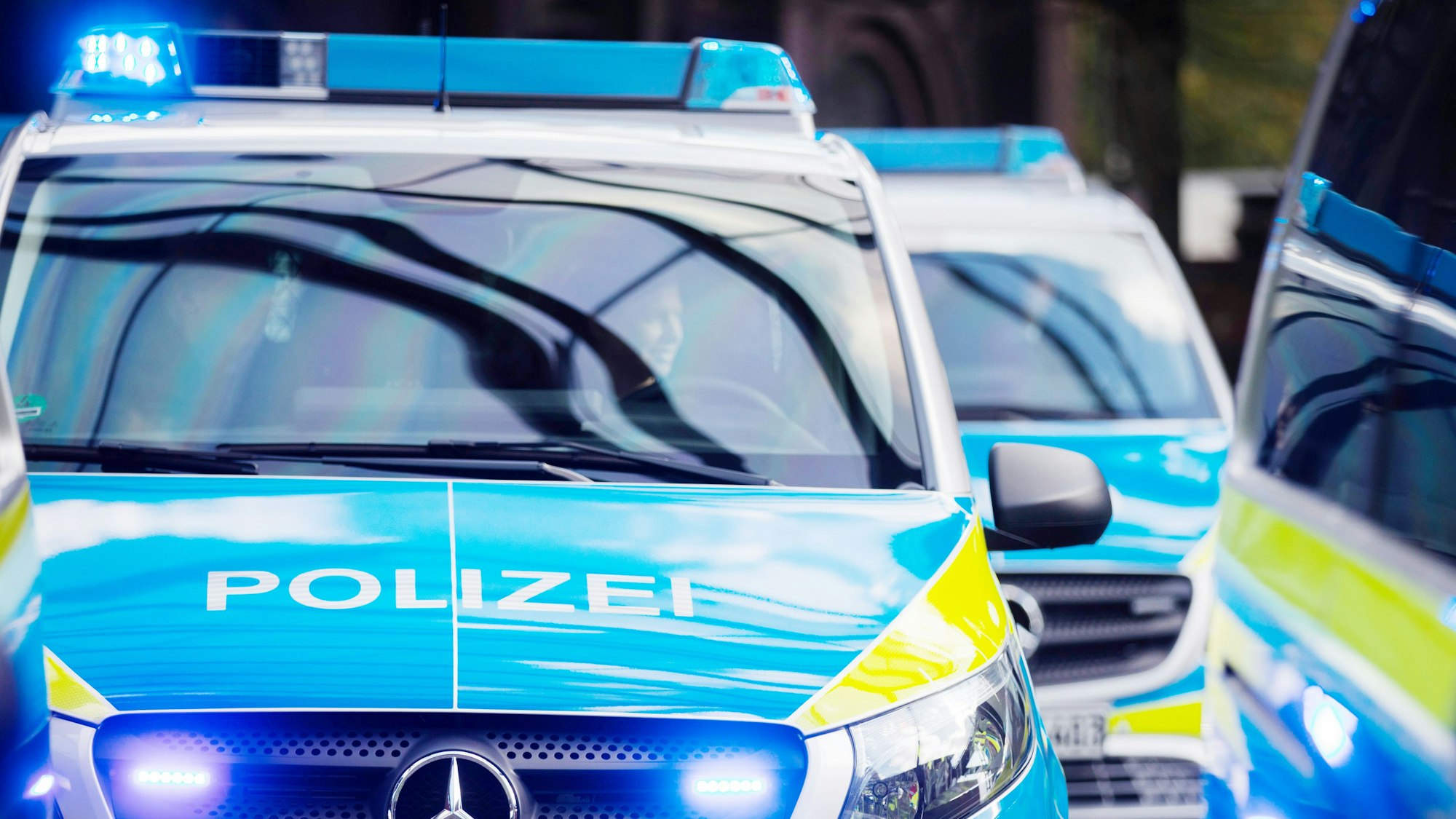 Ein Streifenwagen der Polizei in Duisburg.