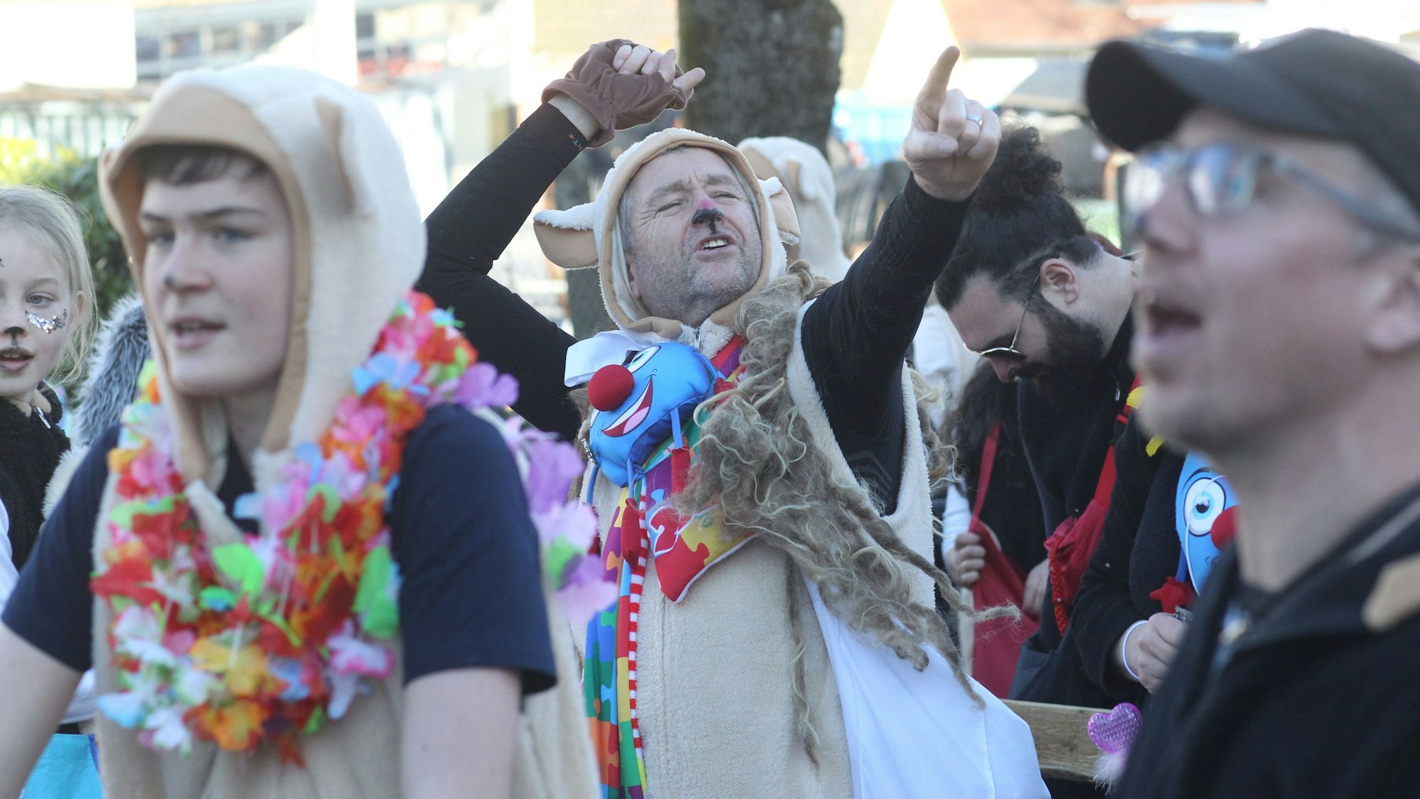 Dieser Wolf des Erntevereins wollte garantiert nur tanzen.