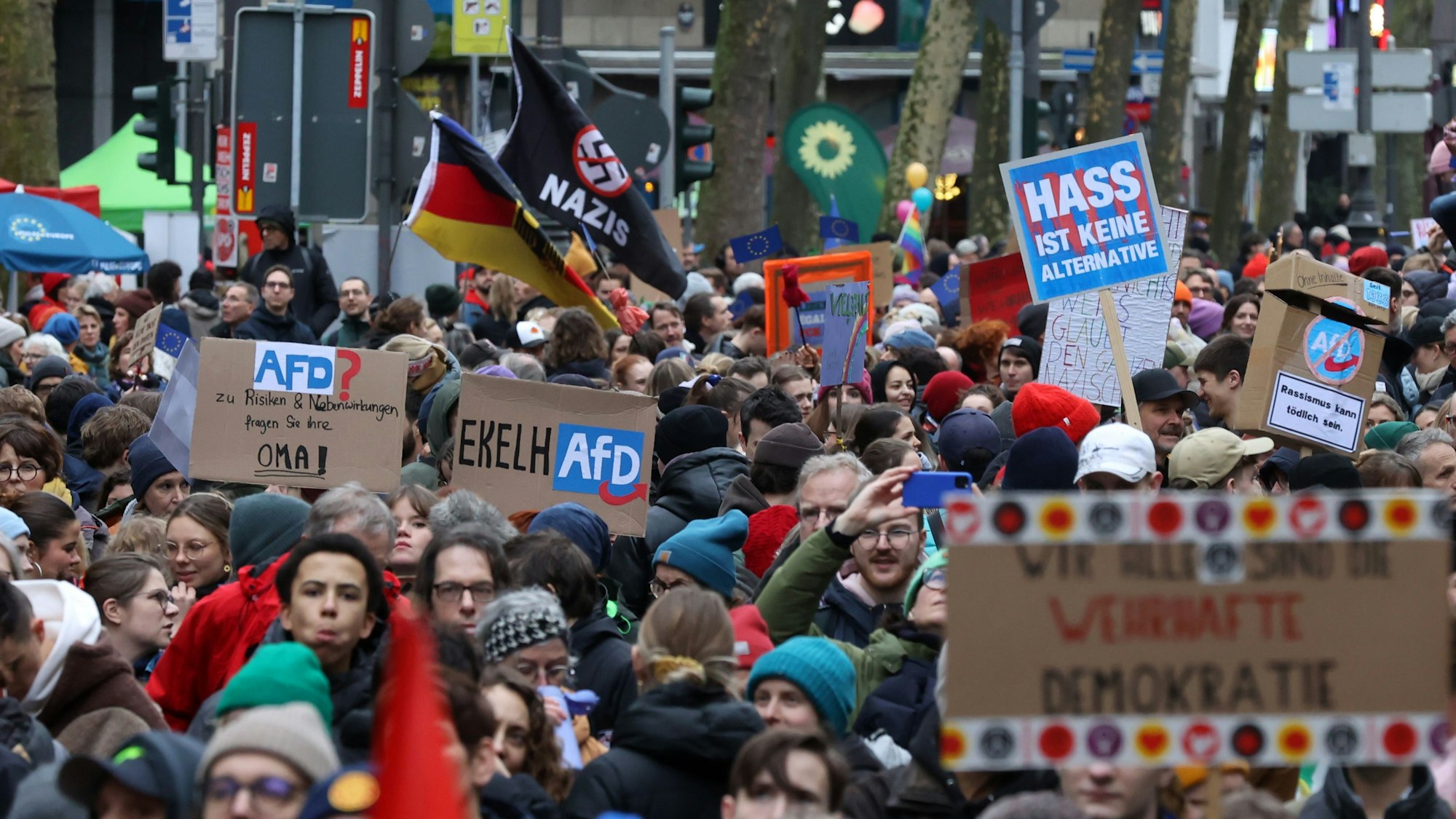 Die Polizei bereitet sich bei den Demonstrationen gegen die AfD auf einen Großeinsatz vor (Archivbild).