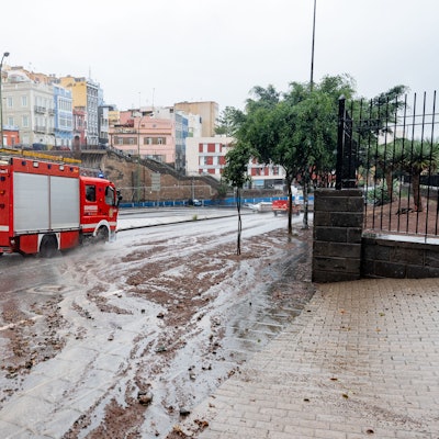 Starke Regenfälle haben auf Gran Canaria zu erheblichen Überschwemmungen und Schäden geführt.