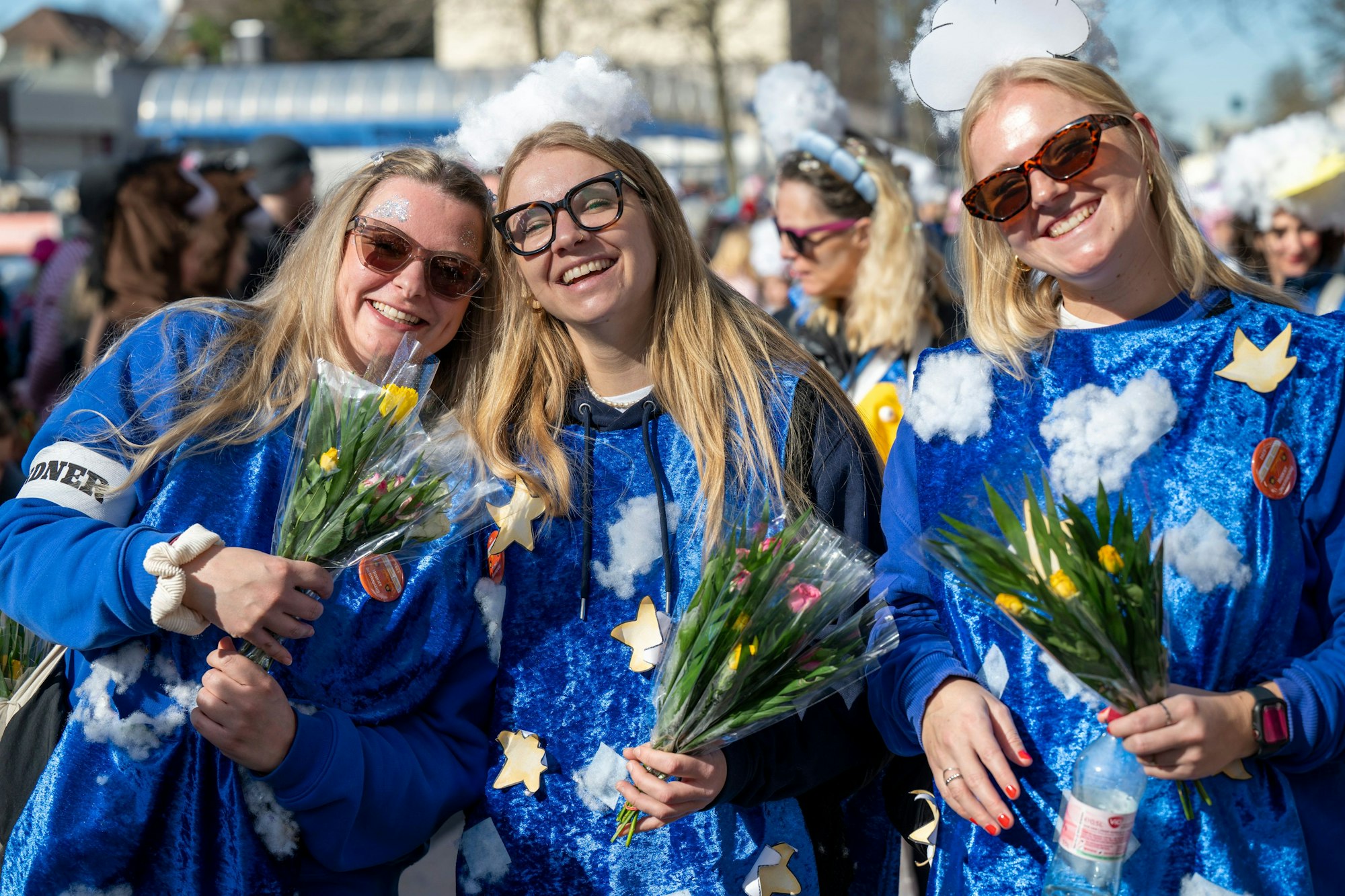 Bei bestem Wetter feierten am Dienstag Tausende den Veedelszoch in Nippes.