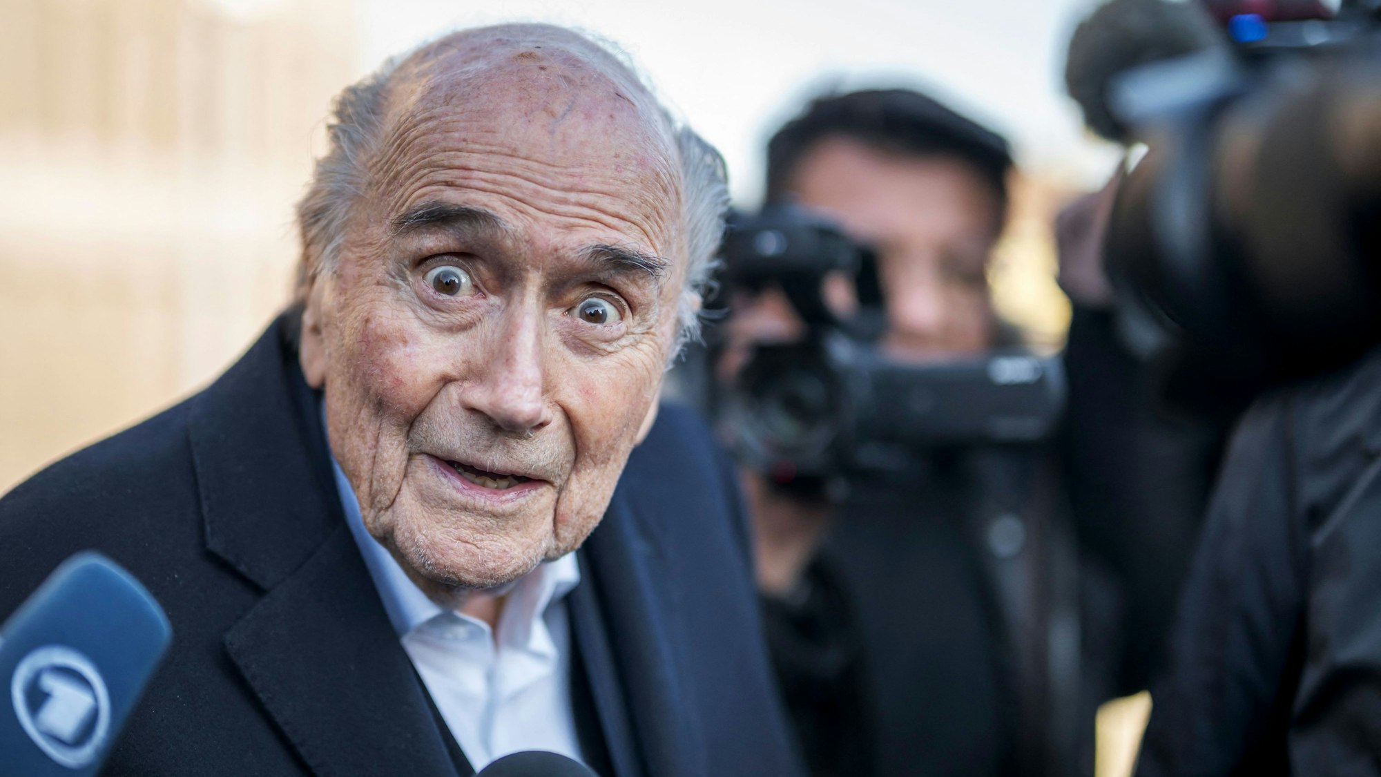 Joseph S. Blatter auf dem Weg ins Gericht.