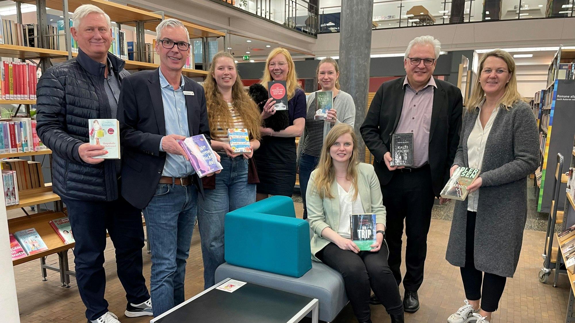 Die Organisatoren und Sponsoren von "Lev liest" freuen sich auf die 13. Leverkusener Buchwoche.