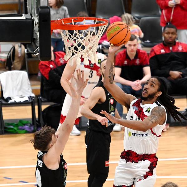 08.02.2025, Basketball-Bayer Giants Lev-Paderborn
rechts: Donte Nicholas (Bayer)
Foto: Uli Herhaus
