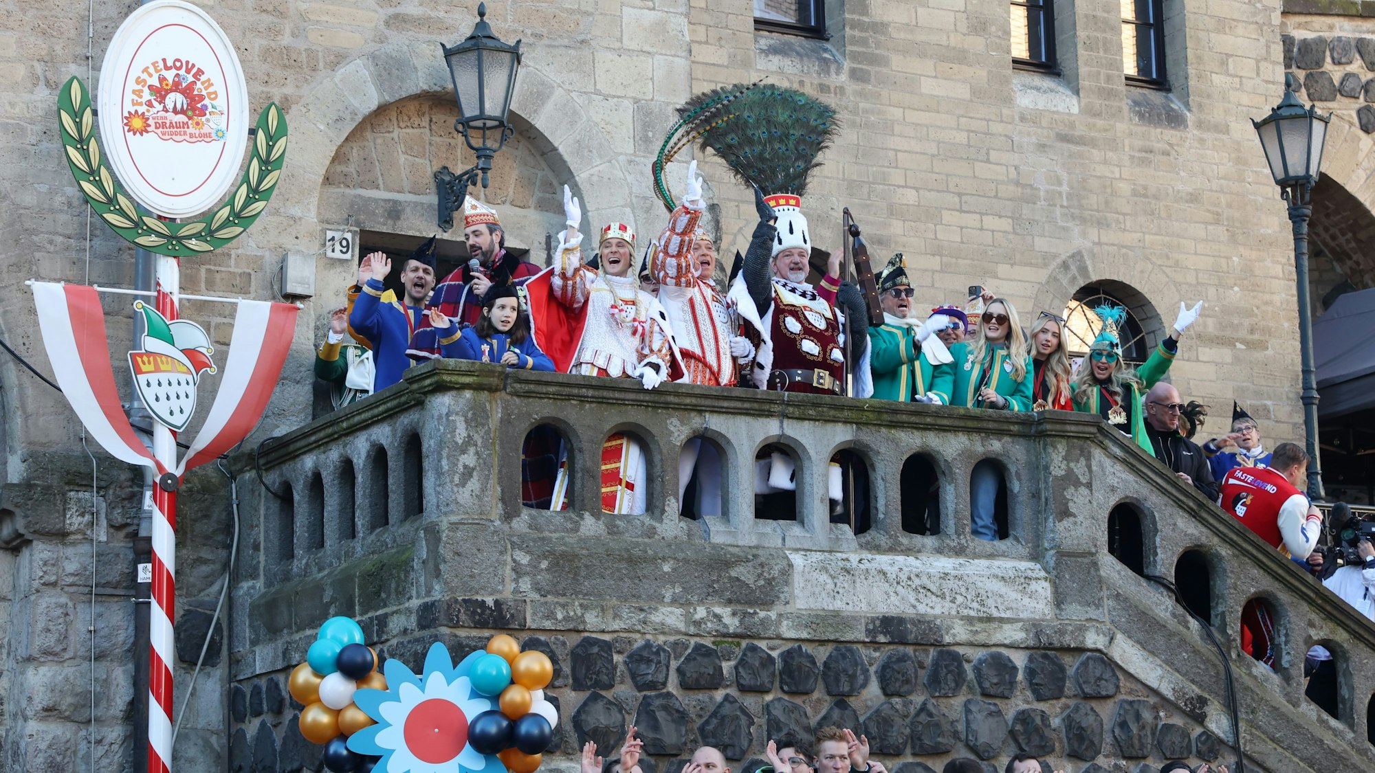 03.03.2025
Köln:
Rosenmontagszug:
Eröffnung an der Severinstorburg