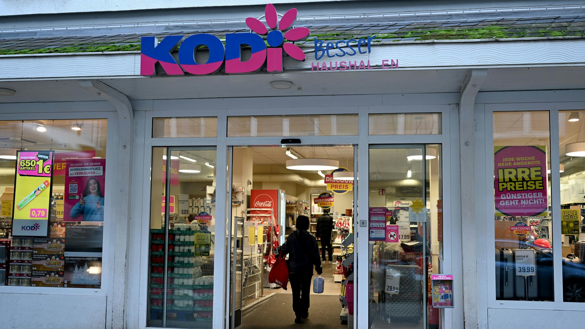 Der Haushaltswaren-Discounter Kodi in finanzielle Schieflage geraten und hat beim Amtsgericht ein Schutzschirmverfahren beantragt, um sich zu sanieren. In Köln sind 13 Läden betroffen.