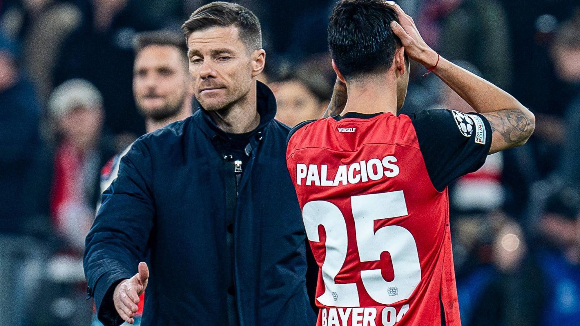 Xabi Alonso (l.) und Exequiel Palacios