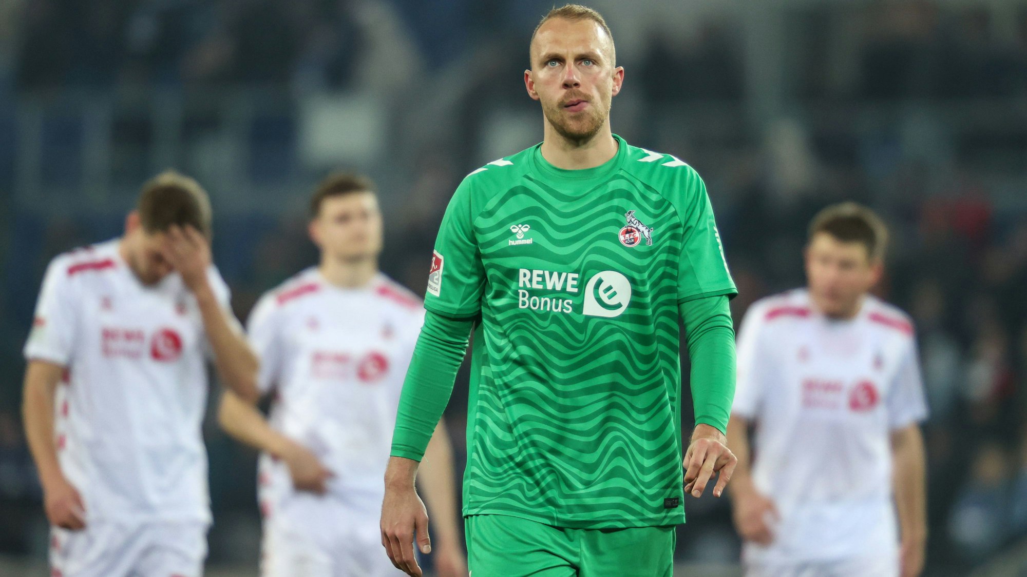 Marvin Schwäbe verließ den Platz in Karlsruhe enttäuscht.