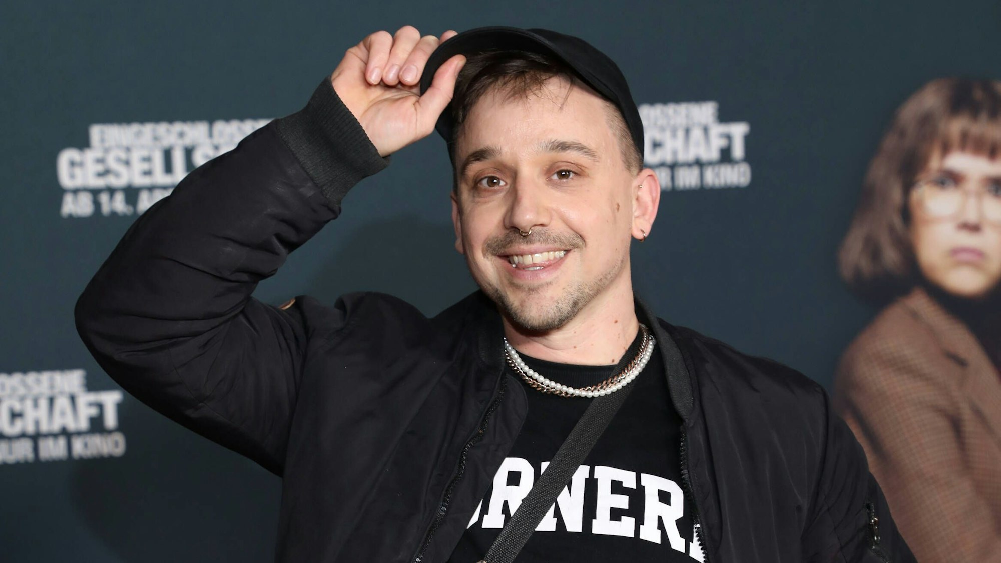 Premiere von EINGESCHLOSSENE GESELLSCHAFT Niko Kappe Premiere von EINGESCHLOSSENE GESELLSCHAFT im Kino UCI Luxe in Berlin *** Premiere of EINGESCHLOSSENE GESELLSCHAFT Niko Kappe Premiere of EINGESCHLOSSENE GESELLSCHAFT at the UCI Luxe cinema in Berlin Copyright: xEventpressx