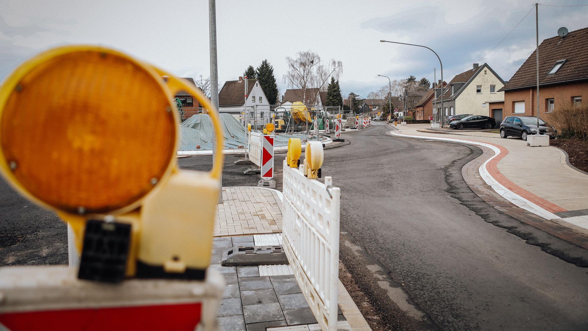 Die Baustelle am Kreisverkehr Hitdorfer Straße/Ringstraße.