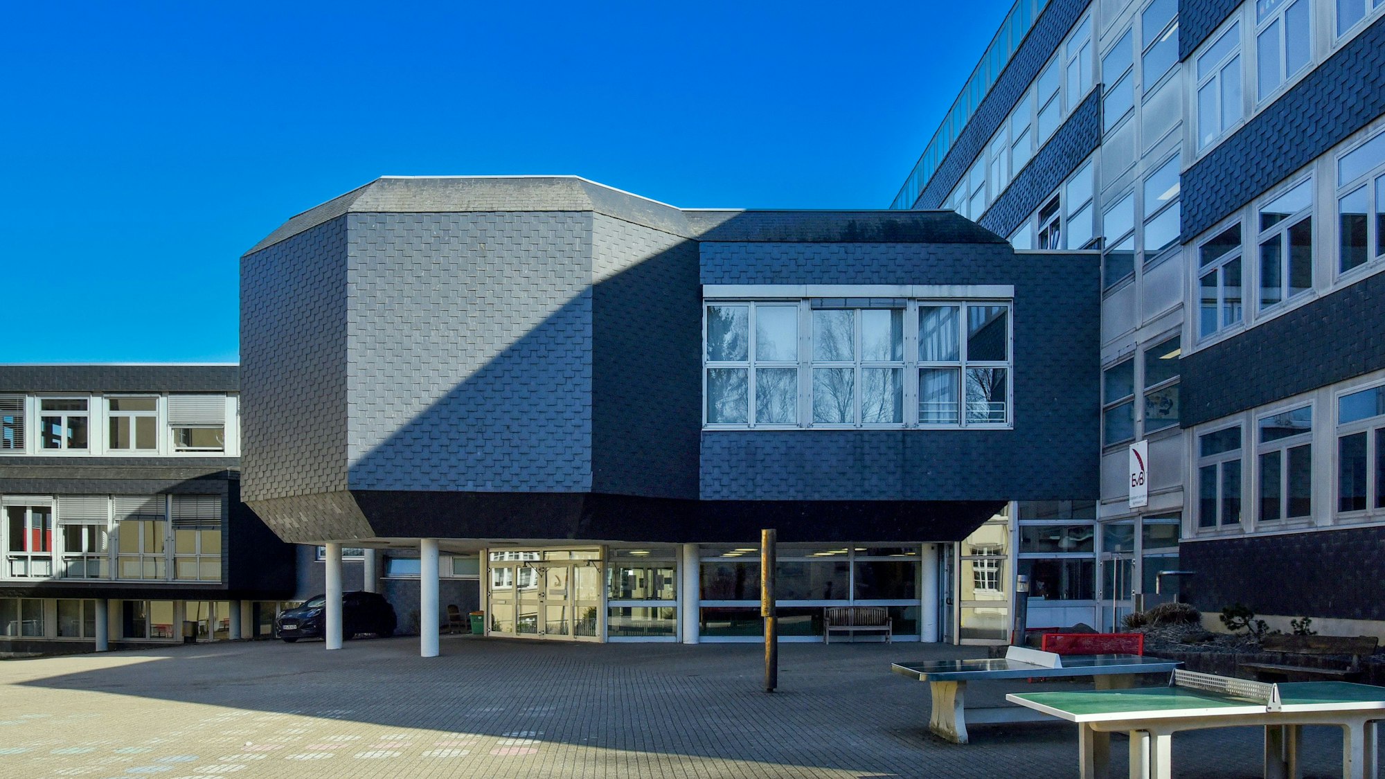 Außenansicht des EvB-Gymnasiums in Wipperfürth