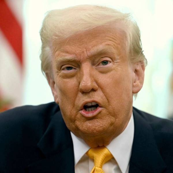 Das Bild zeigt US-Präsident Donald Trump bei einer Rede im Oval Office des Weißen Hauses. Foto: Uncredited/Pool/AP/dpa