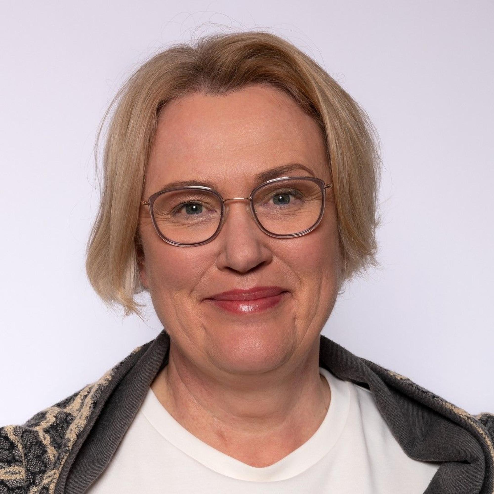 Auf dem Foto ist die SPD-Politikerin Iris Heinisch zu sehen.