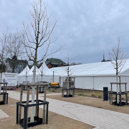 Nur noch in dieser Session soll das Festzelt im Stadtpark stehen. (Archivfoto 2024)
