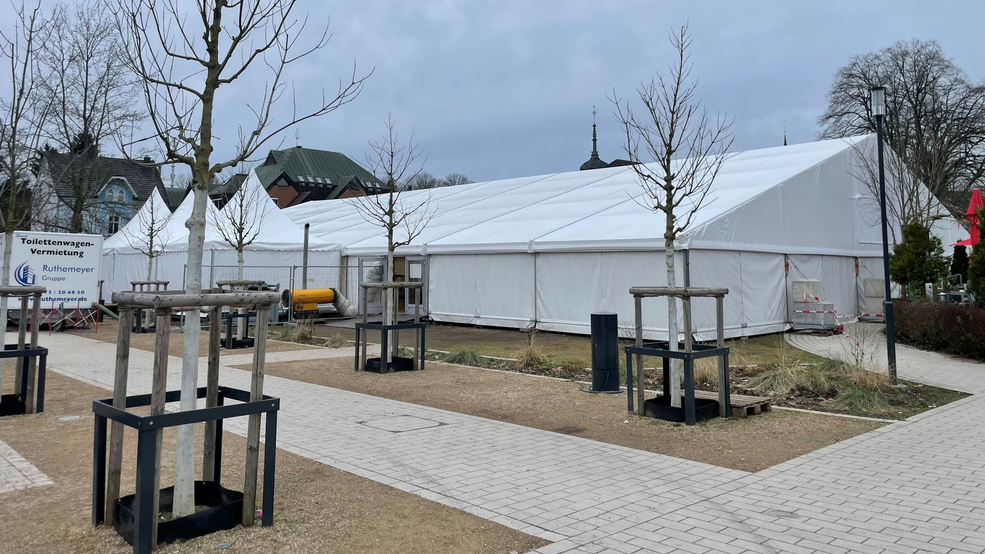 Nur noch in dieser Session soll das Festzelt im Stadtpark stehen. (Archivfoto 2024)