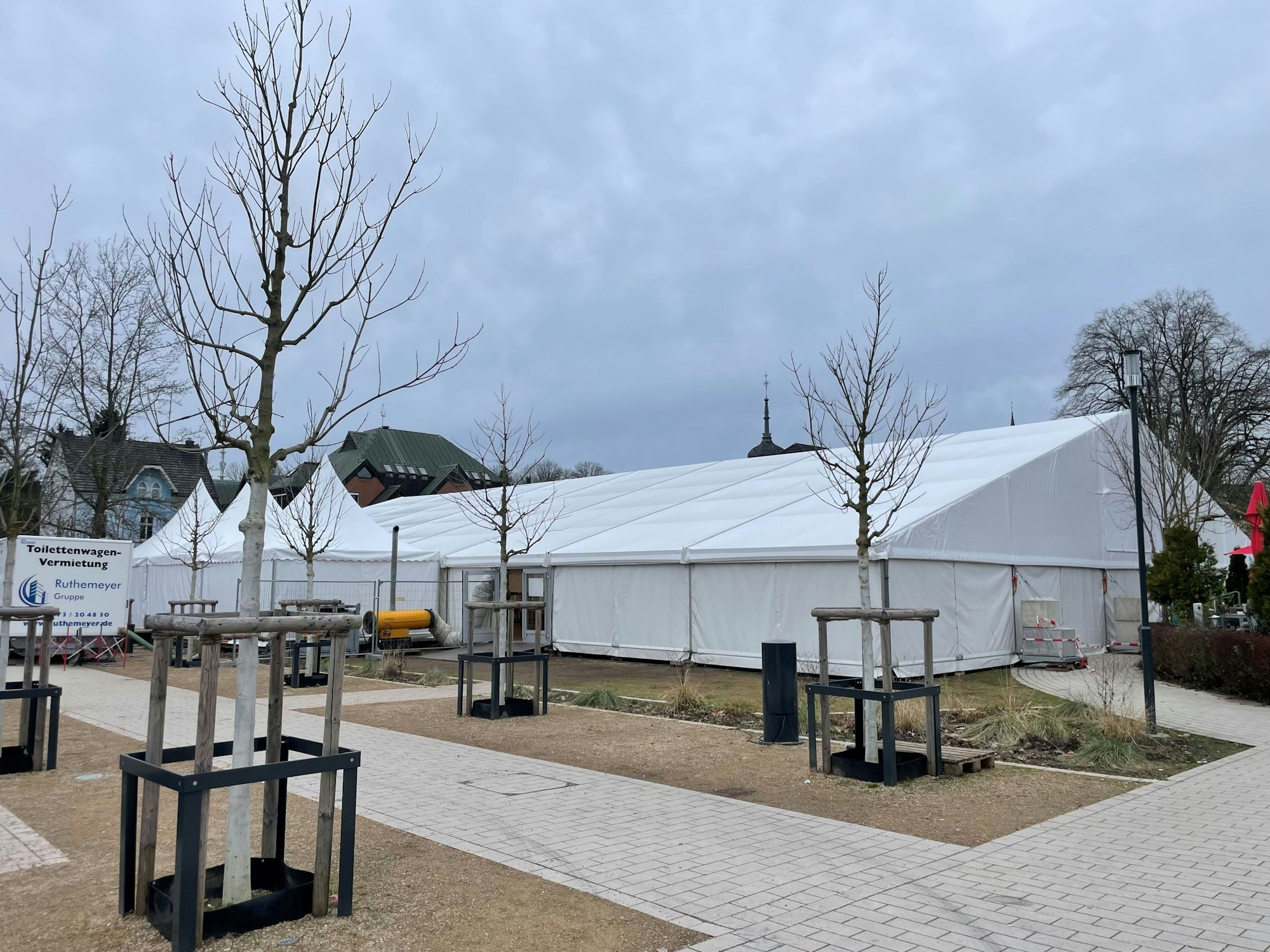 An Karneval stand das Festzelt auf der Fläche im Alten Stadtpark.
