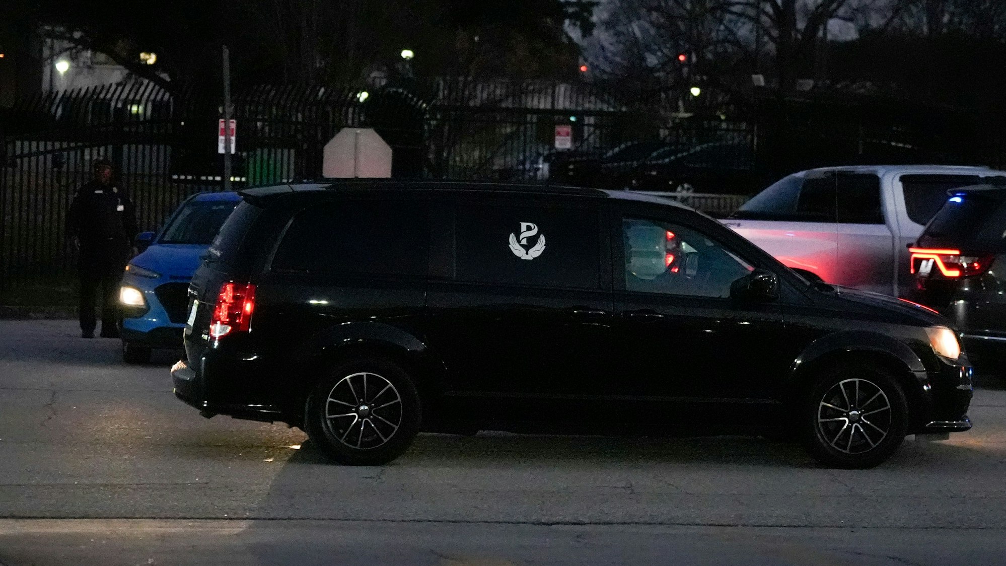 dpatopbilder - 07.03.2025, USA, Columbia: Ein Leichenwagen verlässt das Gefängnis nach der Hinrichtung des Häftlings Brad Sigmon.