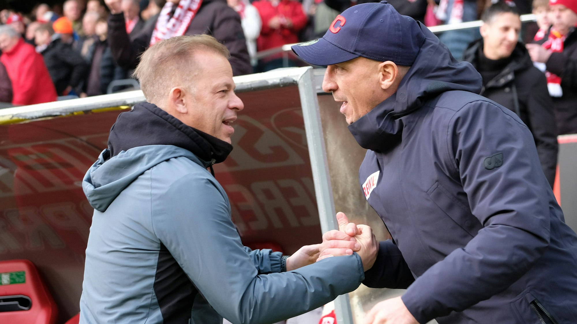 Markus Anfang (l.) erlebte im Jahr 2019 eine Aufstiegssaison wie eine Achterbahnfahrt. Kurz vor dem Saisonende musste er gehen. Mittlerweile ist der Heimersdorfer Trainer in Kaiserslautern – und peilt den Aufstieg an.