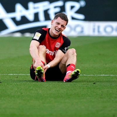 Nach einem rüden Foul von seinem ehemaligen Mannschaftskameraden Mitchell Weiser musste Florian Wirtz das Spielfeld vorzeitig verletzt verlassen.