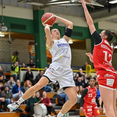1. Damen Basketball Bundesliga: Orthomol WINGS Leverkusen vs. GiroLive Panthers Osnabrück, 03.01.2025 Mante Kvederaviciute Orthomol WINGS Leverkusen 77, 1. Damen Basketball Bundesliga: Orthomol WINGS Leverkusen vs. GiroLive Panthers Osnabrück am 03.01.2025 in der Sporthalle Werner-Heisenberg-Gymnasium in Opladen Nordrhein-Westfalen *** 1 Womens Basketball Bundesliga Orthomol WINGS Leverkusen vs GiroLive Panthers Osnabrück, 03 01 2025 Mante Kvederaviciute Orthomol WINGS Leverkusen 77 , 1 Womens Basketball Bundesliga Orthomol WINGS Leverkusen vs GiroLive Panthers Osnabrück on 03 01 2025 at the Sporthalle Werner Heisenberg Gymnasium in Opladen Nordrhein Westfalen Copyright: xBEAUTIFULxSPORTS/Mueller-Laschetx