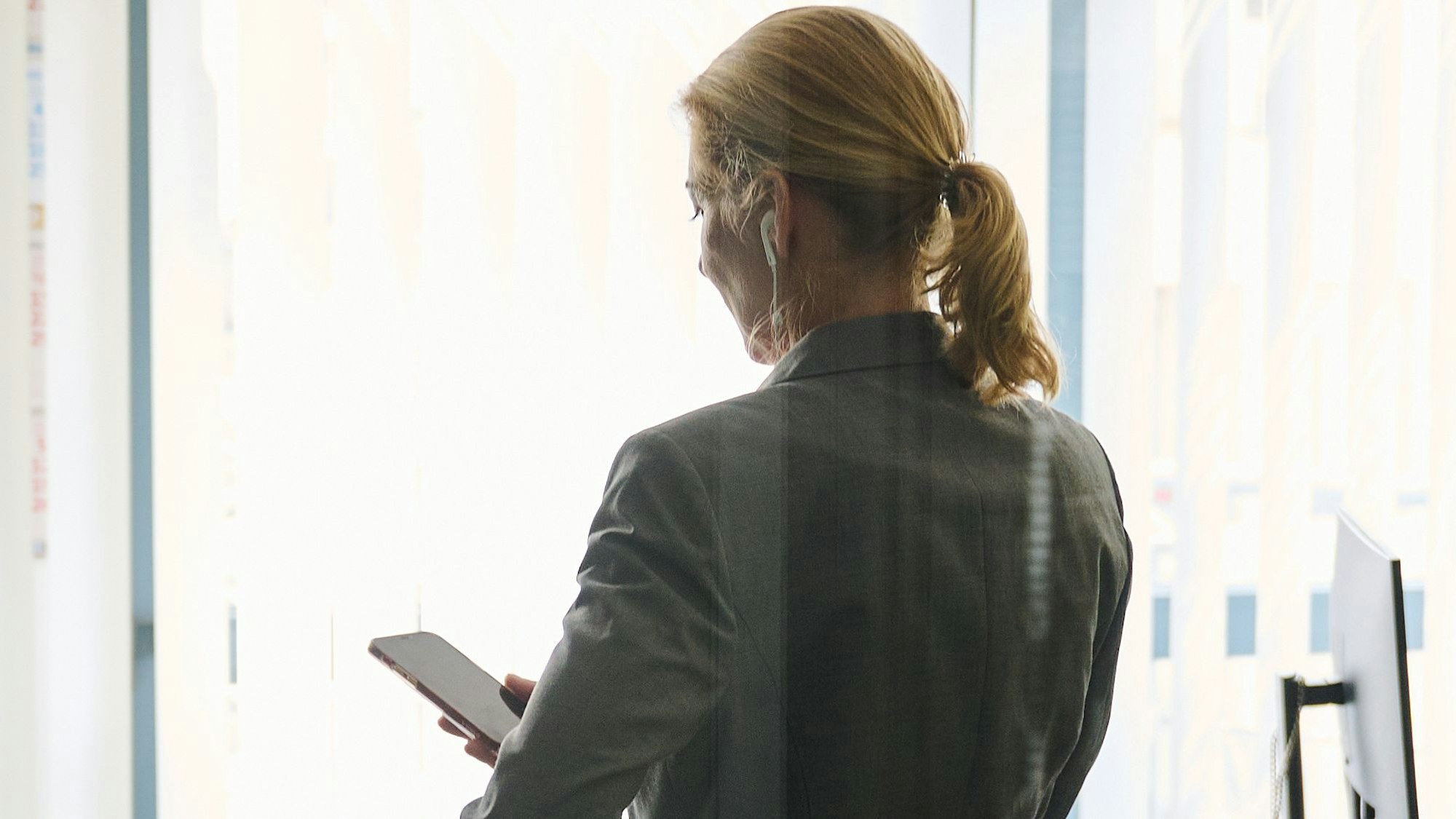 Führungskräfte vermeiden oft lieber schwierige Gespräche mit Low-Performern und kompensieren mit immer mehr Prozessen und Regeln.