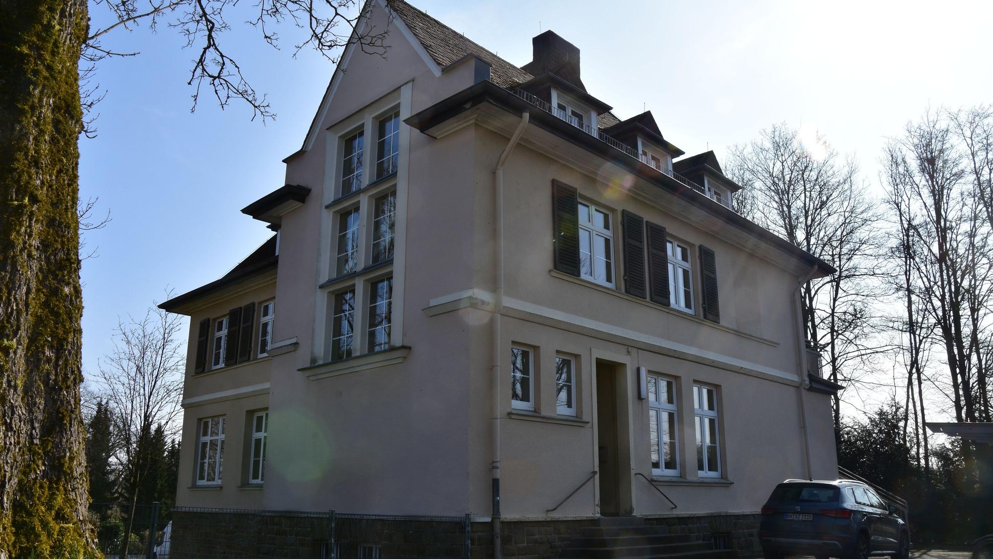 Etwa 100 Jahre alt: Die Villa an der Mucher Schulstraße.