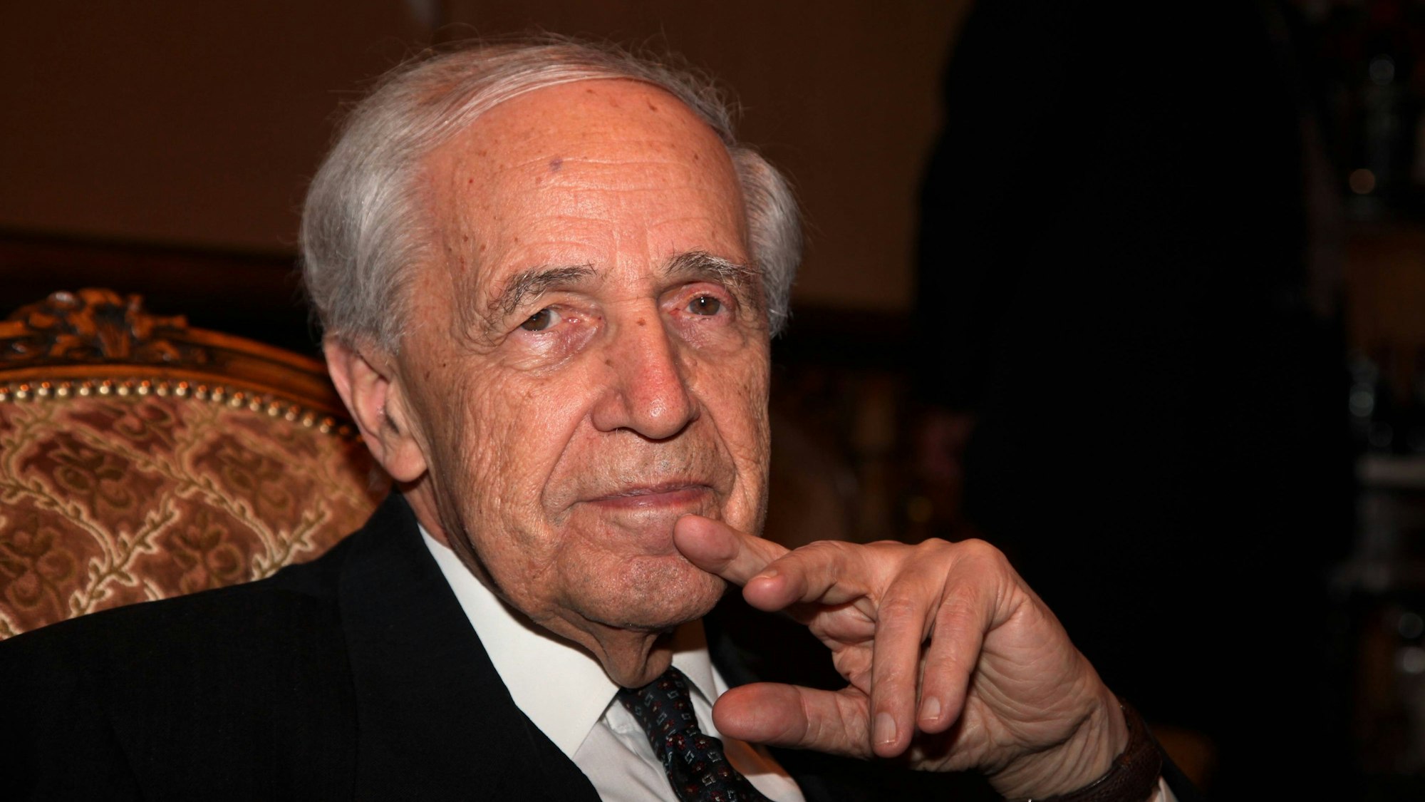 Pierre BOULEZ Wien, 27. 03. 2010 Pierre BOULEZ
Pierre Boulez Vienna 27 03 2010 Pierre Boulez