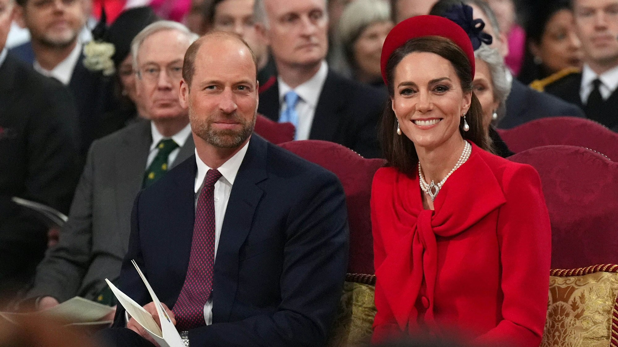 10.03.2025, Großbritannien, London: Die britische Prinzessin Kate von Wales und Prinz William nehmen an der jährlichen Feier zum Commonwealth Day in der Westminster Abbey in London teil. Foto: Aaron Chown/PA Wire/dpa +++ dpa-Bildfunk +++