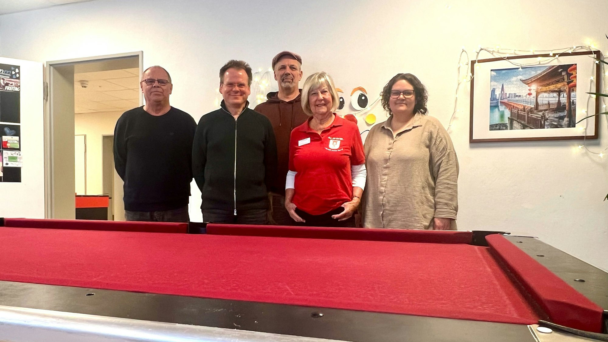 Spende für die OT Arche Nova und OT Ohmstraße: Heiko Hiullers (v.l.), Ulrich Pasdika, Ralf Werheid, Anita Mirche und Bianca Rilinger.