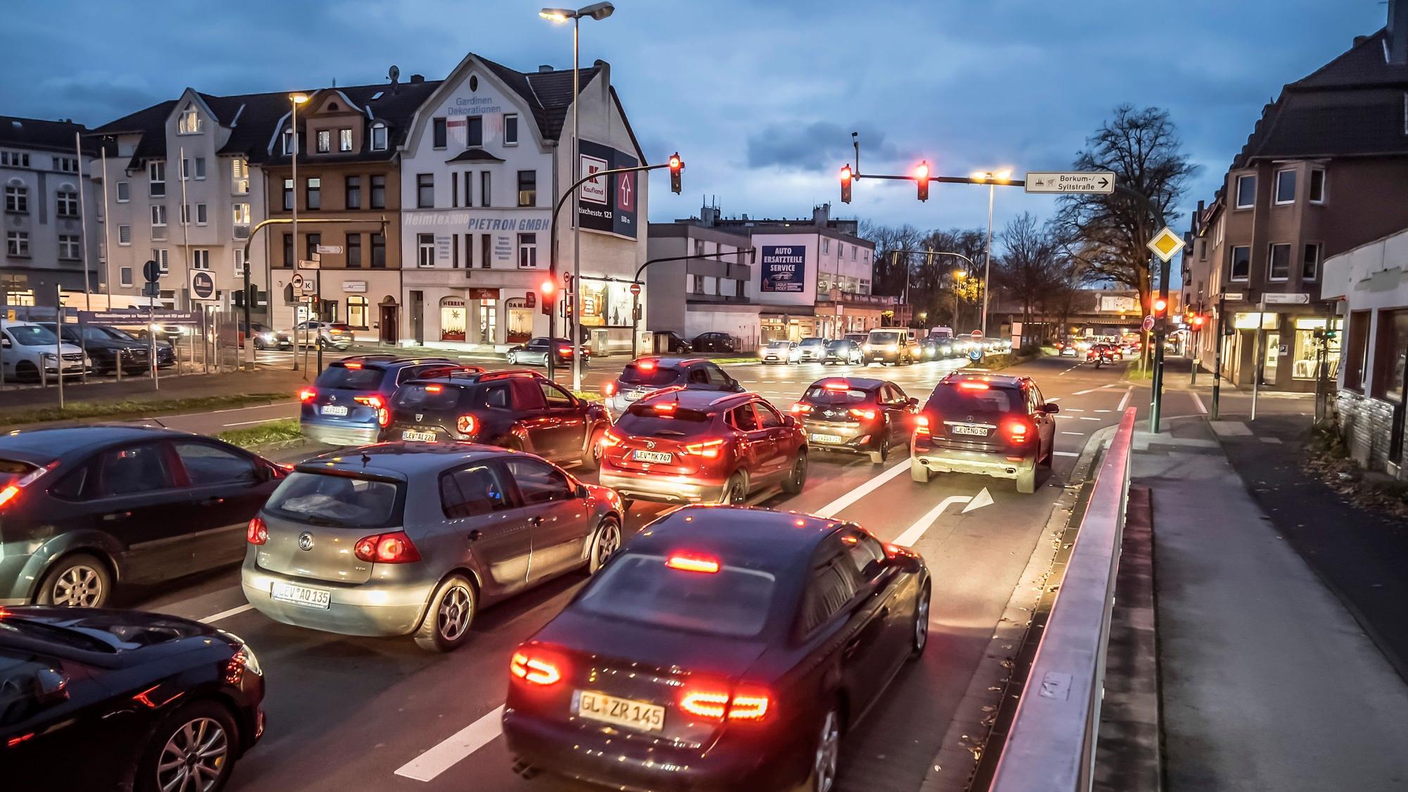 Gustav-Heinemann-Straße, Borkumstraße, Stixchesstraße in Manfort Foto: Ralf Krieger
